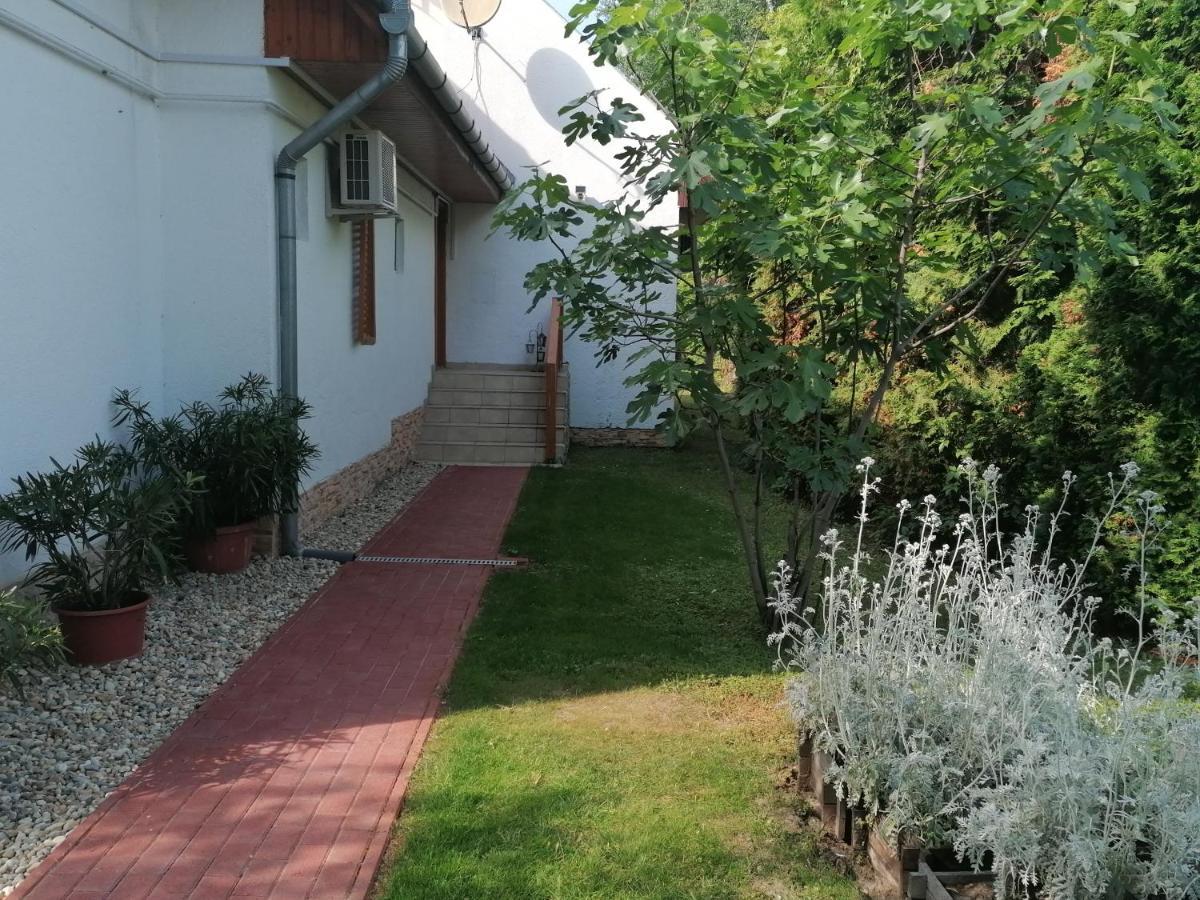 Tamás Bátya Kunyhója Balatonmáriafürdő Exterior foto